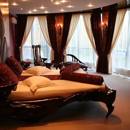 Port Hotel